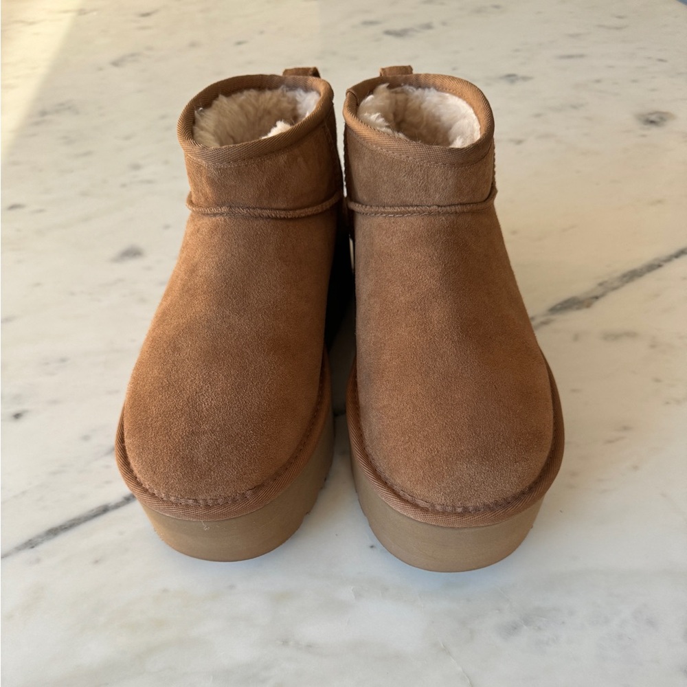 UGG Ultra Mini Platform